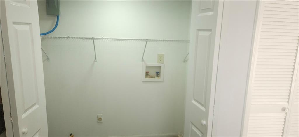 Building Photo - 5582 Windwood Rd