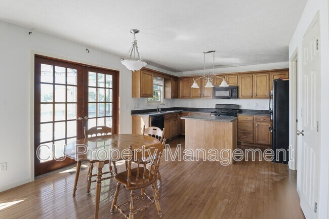 Building Photo - 3921 Trailway Dr