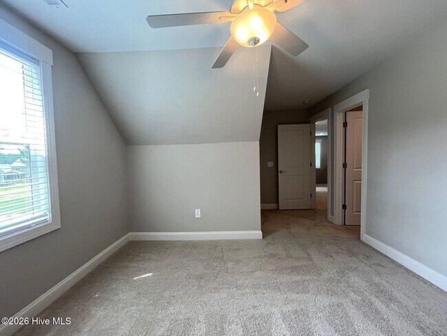 Building Photo - 404 Endicott Ct