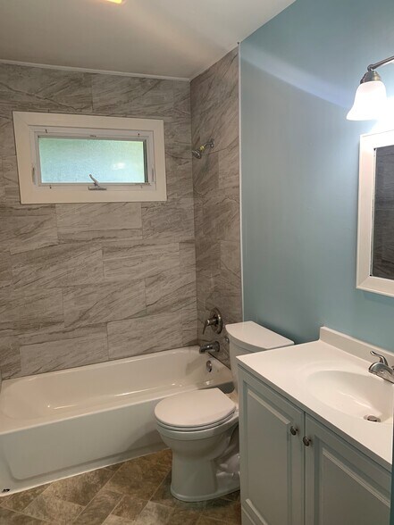 Building Photo - 5693 Roseworth Ct SE