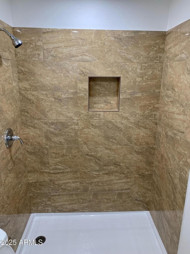 Building Photo - 1759 W Hadley St