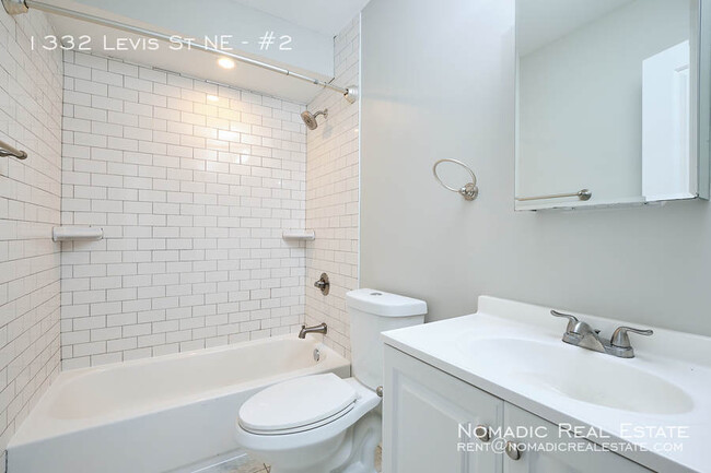 Building Photo - $500 OFF FIRST MONTH'S RENT! 2 Bed / 1 Bath