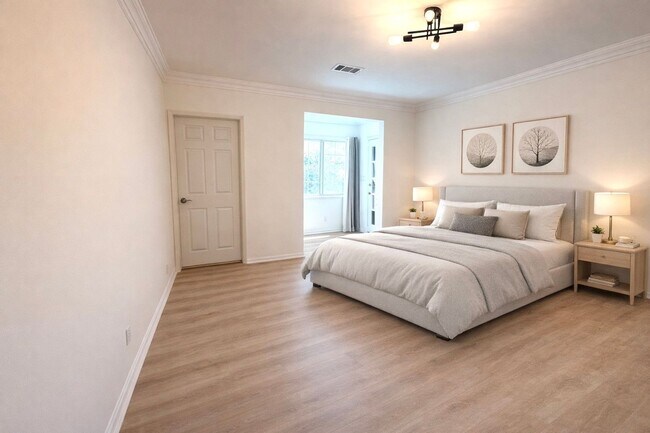 Building Photo - 8120 Glider Ave