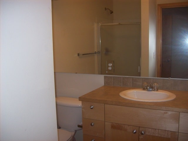 Building Photo - 2 bdrm 2.5 bath Townhouse with garage!$169...
