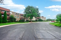 Building Photo - 2650 Brookwood Way Dr