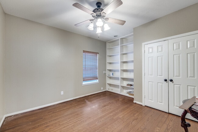 Building Photo - 2608 Garden Ridge Ln