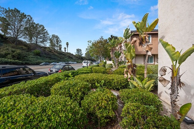 Building Photo - Spacious 4-Bedroom 2.5-Bathroom Townhome 50% Off 1st Month!