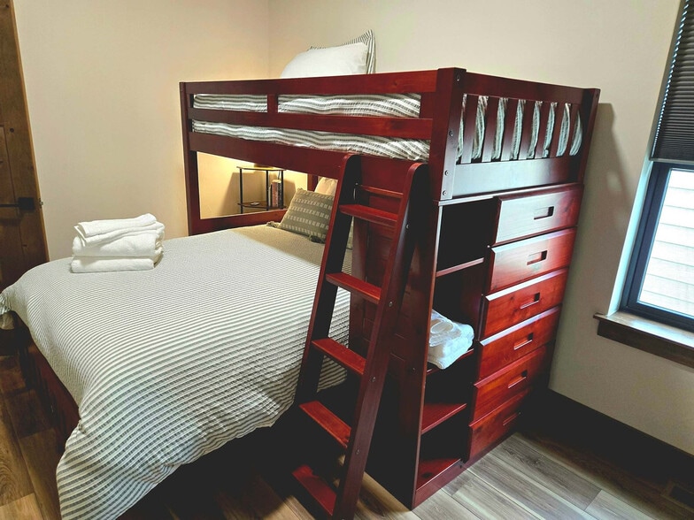 Building Photo - 37 S Rodney St