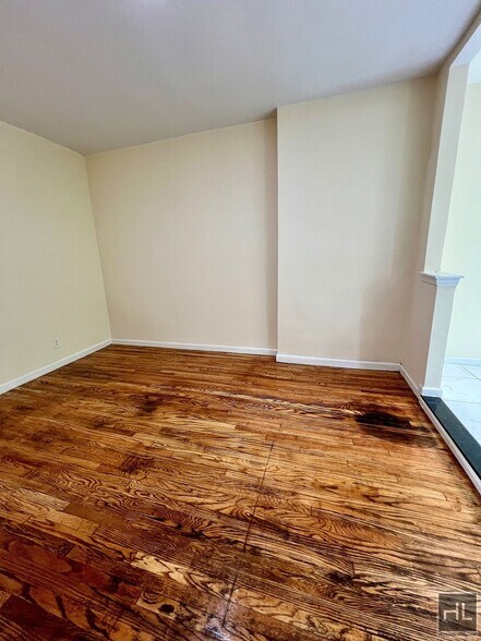 Building Photo - 2BR 1BA Original Layout Renovated 5th Ave Park Slope