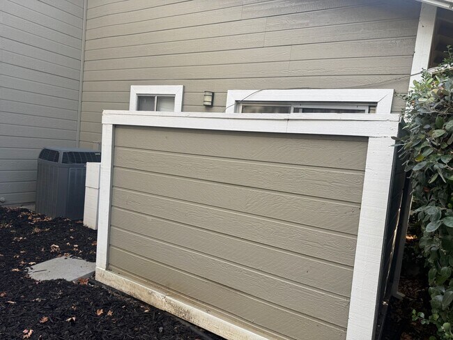 Building Photo - 191 Merlot Ct