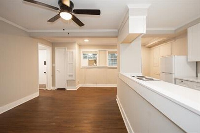 Building Photo - 1347 Bailey Ave