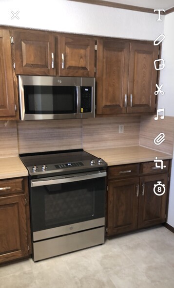 Building Photo - 609 Windgate Ct