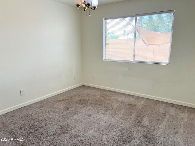 Building Photo - 2443 E Marmora St