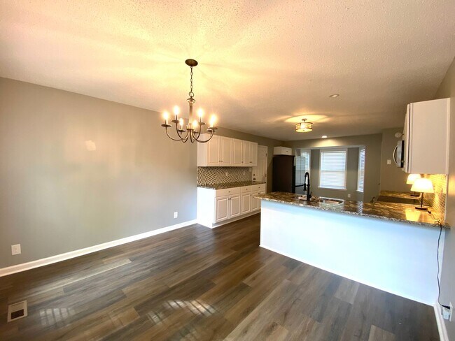 Building Photo - 1103 Rosebrook Dr