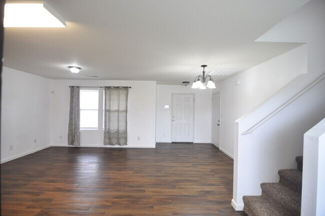 Building Photo - 29934 Glenrose Way