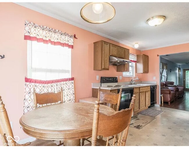 Building Photo - 113 Gazebo Dr