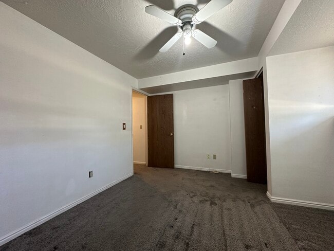 Building Photo - 1034 3350 N