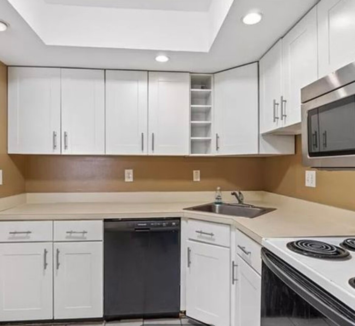 Kitchen - 2101 Rocky Point Run