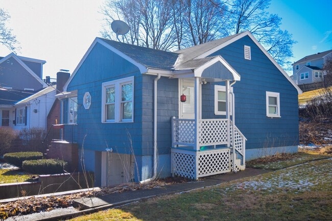 Building Photo - 77 Maryknoll St