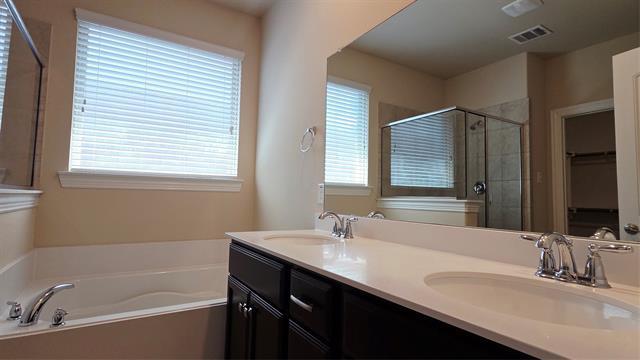 Building Photo - 3608 Bastrop St