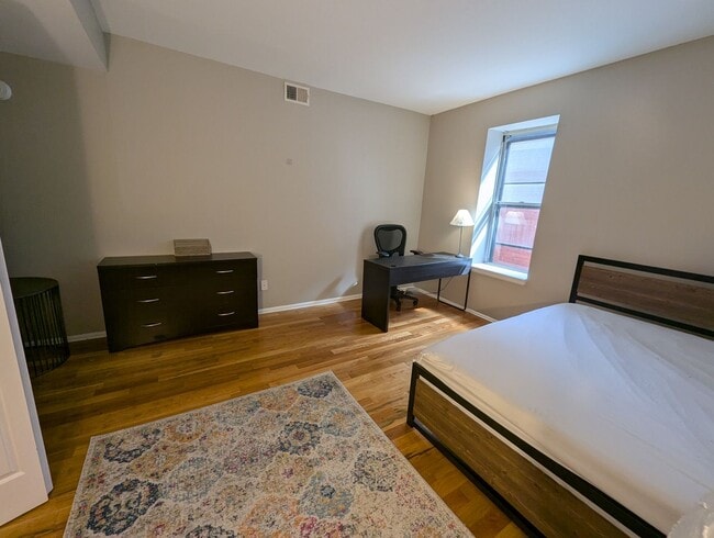 Building Photo - Fully Furnished Shaw Sanctuary **1/2 Off S...