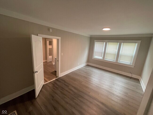 Building Photo - 129 W Hendricks St