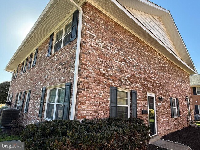 Building Photo - 8766 Walutes Cir