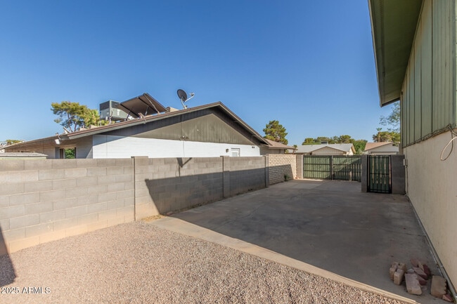 Building Photo - 230 E Strahan Dr