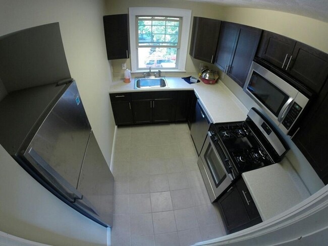 Interior Photo - 6 Riverside Dr