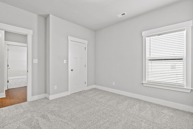 Building Photo - 411 Raleigh Elm Dr
