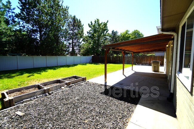 Building Photo - 12303 W Abram Dr