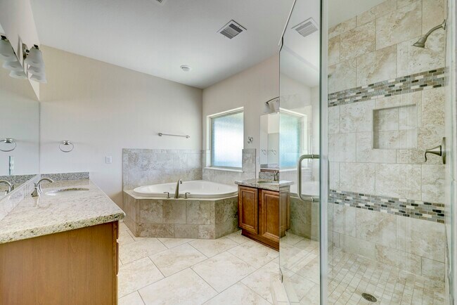 Building Photo - 307 Twin Timbers Ln