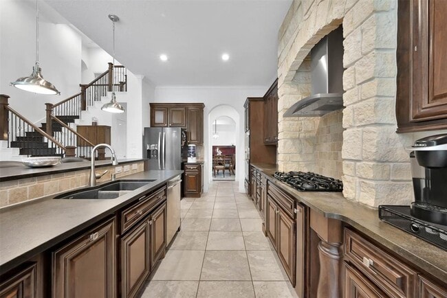 Building Photo - 51 Sandwell Place