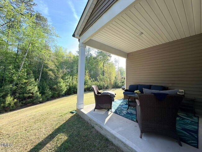 Building Photo - 217 Wilbur Lake Dr