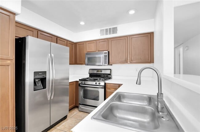 Building Photo - 3054 Tarpon Dr