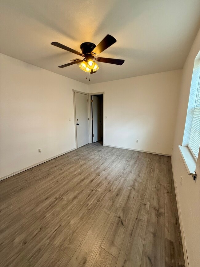 Building Photo - 309 W Maple Branch Way