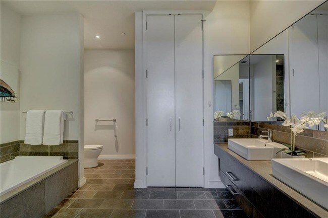 Building Photo - 210 Lavaca St