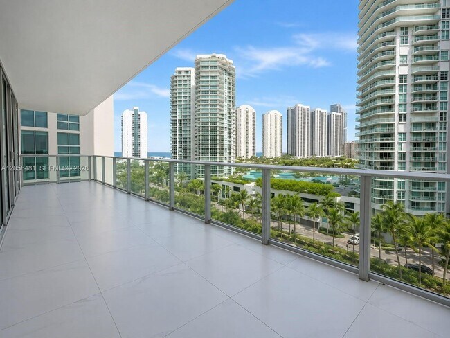 Building Photo - 300 Sunny Isles Blvd