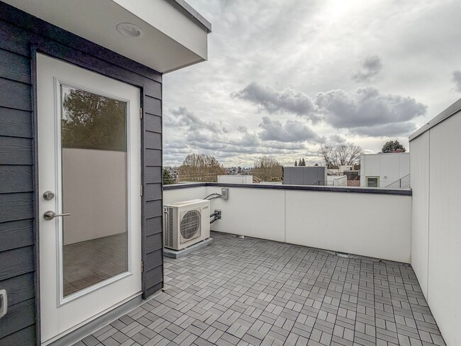 Building Photo - Newer Construction 2bd/2bth Madison Valley Townhome, $3,300/mo.