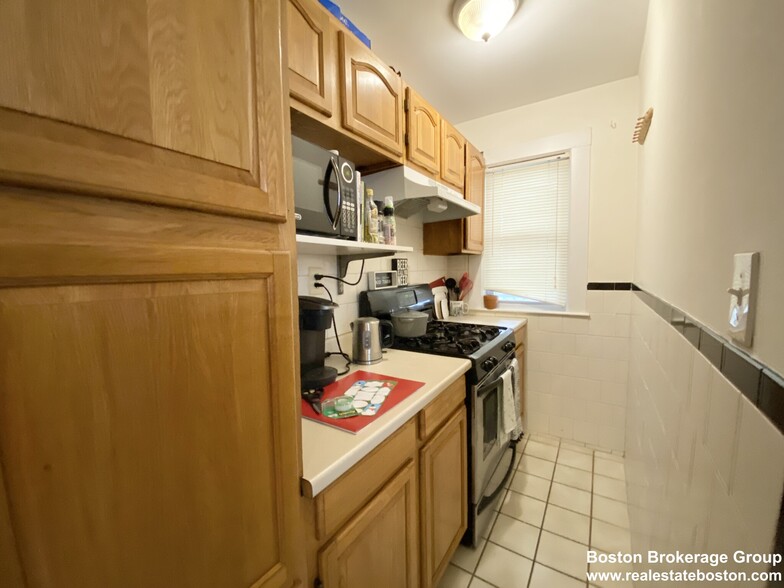 Primary Photo - 11 Romsey St