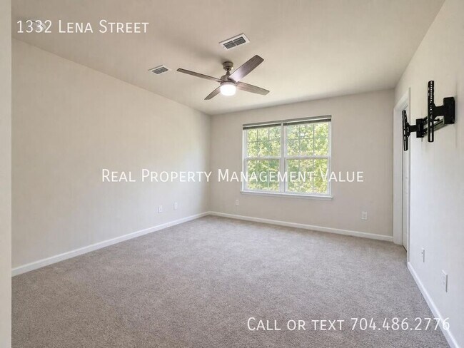 Building Photo - 1332 Lena St