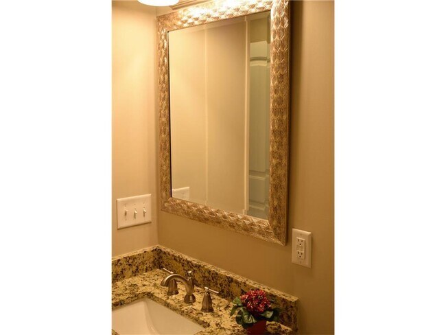 Building Photo - Beautifully Remodeled 3-Bedroom Home Near ...