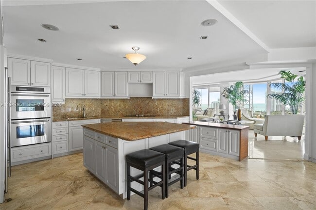 Building Photo - 19355 Turnberry Way