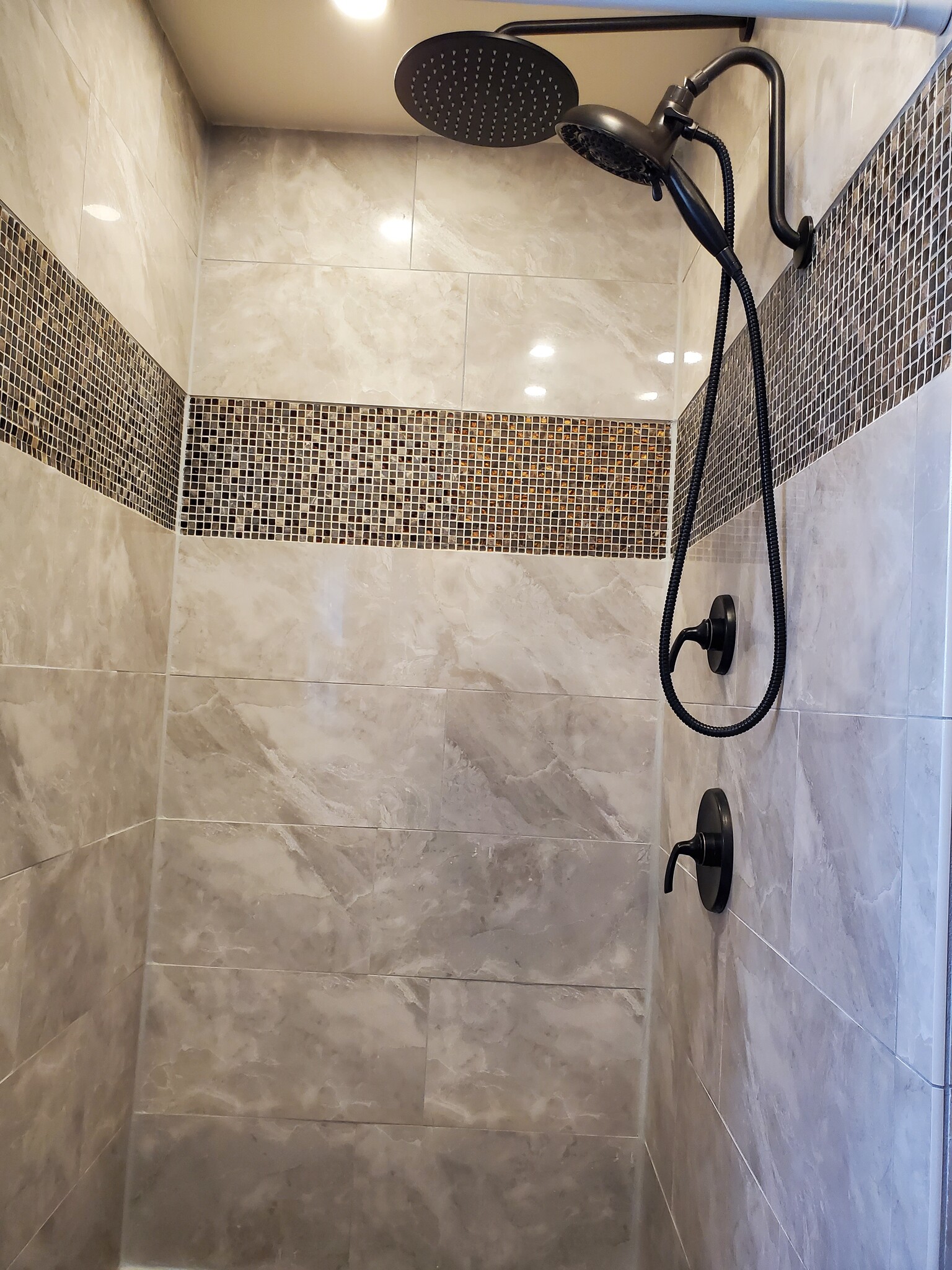 Master Shower - 3430 SW Scholls Ferry Rd
