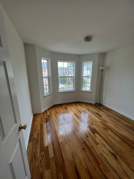 Building Photo - 93 Longfellow St