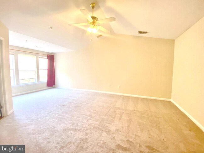 Building Photo - 13765 Palmetto Cir