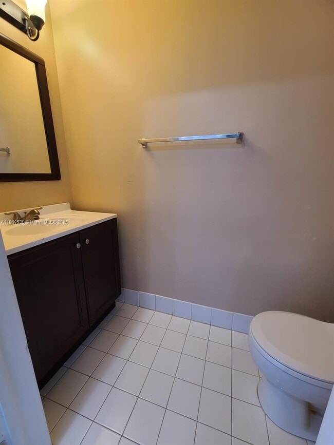 Building Photo - 305 NW 109th Ave