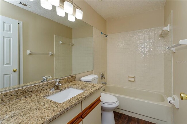 Building Photo - 620 Glenwood Ct