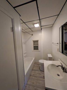 Building Photo - Beautifully updated 2 bed 1 bath apartment in Beaver Falls!