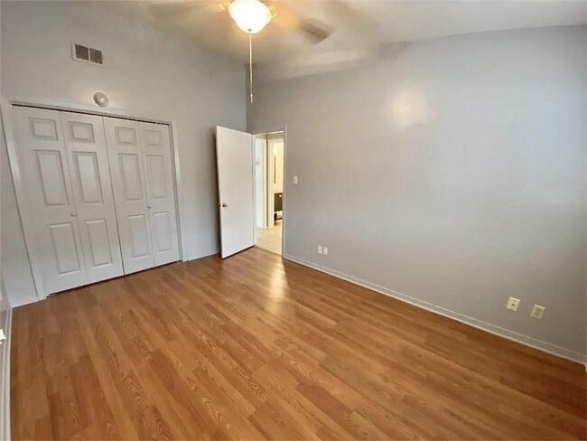 Building Photo - 614 W 51st St